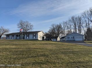 400 Bossardsville Rd, Stroudsburg, PA 18360