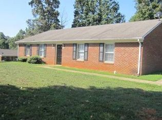 956 Grand Arbre Dr, Bedford, VA 24523