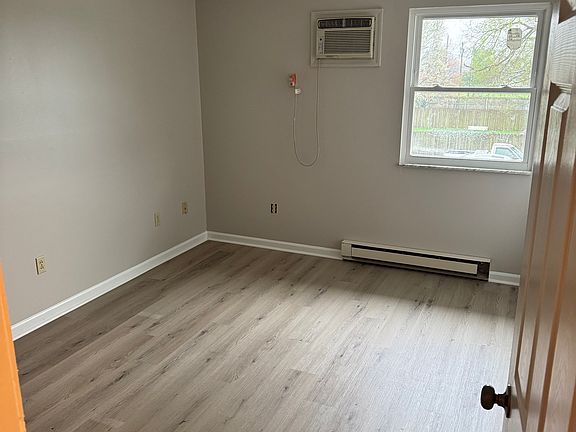 5th image of 311 Cypress Ave APT B