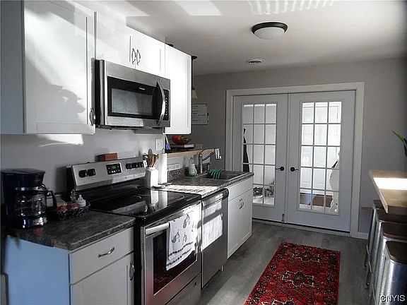 2nd image of 17 Balsam Cres