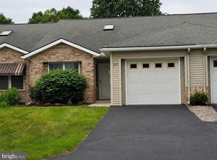 883 Geyer Dr, Chambersburg, PA 17201