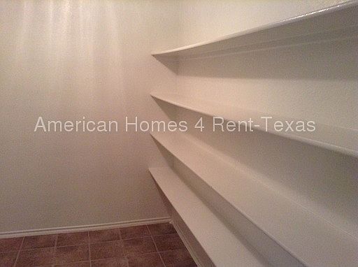 5th image of 300 Allenwood Dr