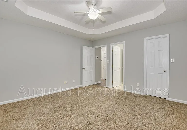 690 Monroe St — Photo 19