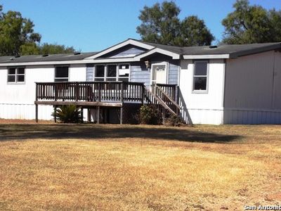 630 Blue Bonnet N, Floresville, TX, 78114