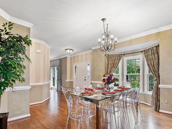 5th image of 2507 Camberwell Ct