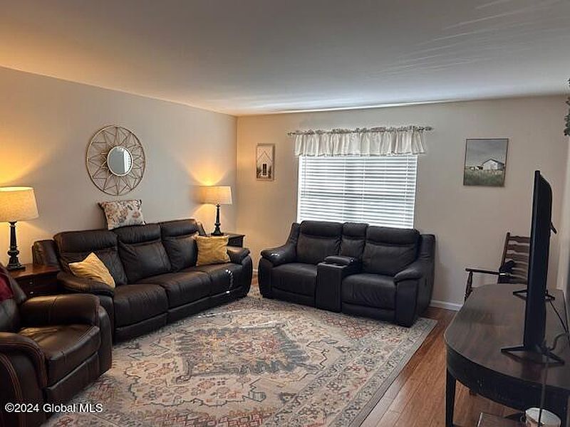 3rd image of 1409 Balltown Rd
