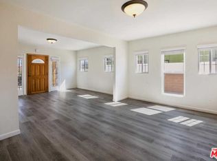 11214 Oxnard St, North Hollywood, CA 91606