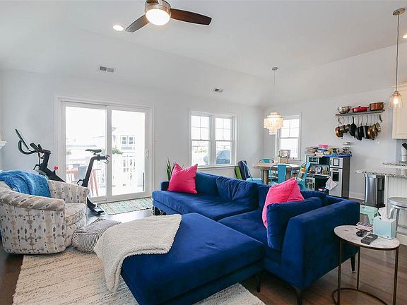 5th image of 407 Asbury Ave #2