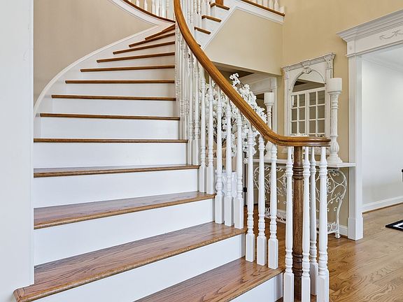 5th image of 1192 Austin Cir