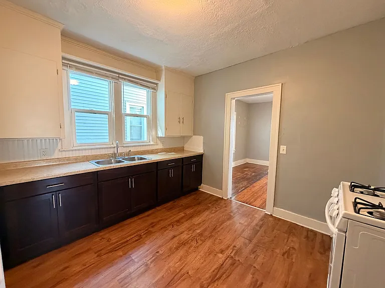 312 Lane Ave SW — Photo 7