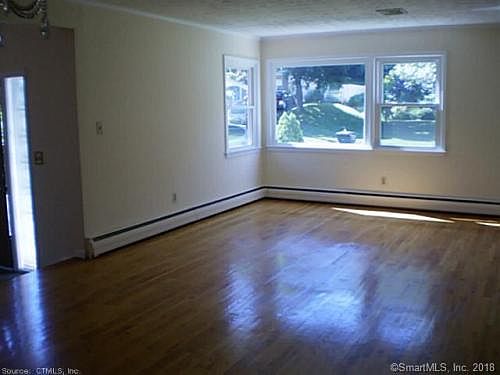 3rd image of 16 W Maxwell Dr