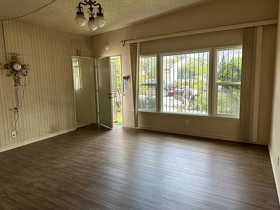 3rd image of 884 Kincaid Ave