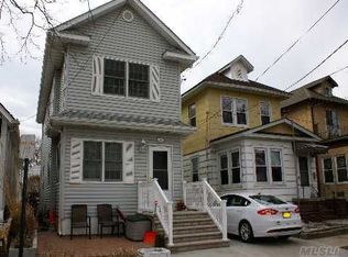 76 Beach 2nd St, Lawrence, NY 11559