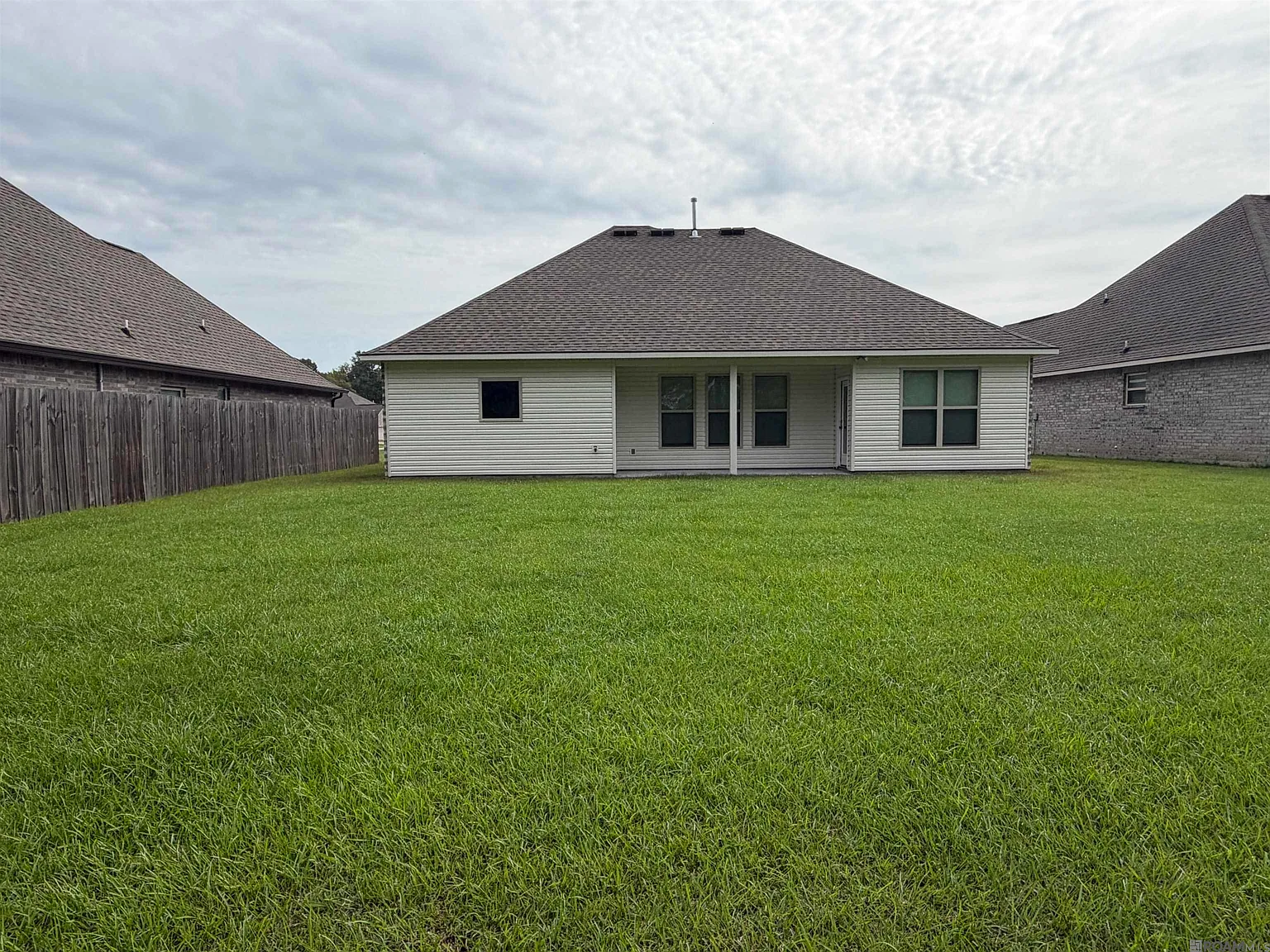 4 bed, 1858 sqft, $2,200 — Photo 2