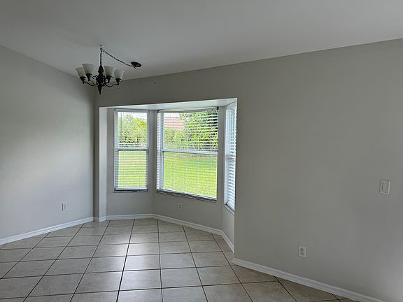 4th image of 3613 Pelican Blvd