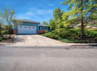 2890 Wedgewood Ln, Ashland, OR 97520