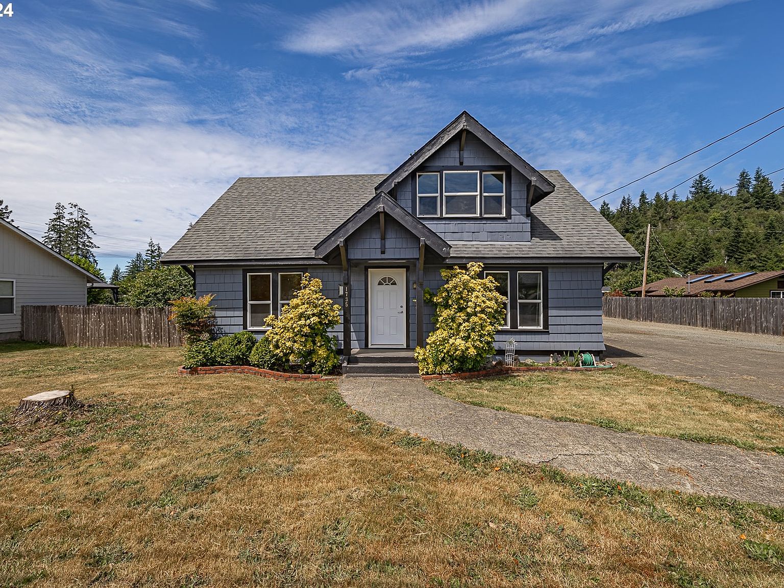 1735 N Elm St, Coquille, OR 97423 | MLS #24320461 | Zillow
