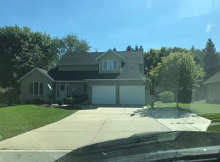 5801 Schumann Dr, Fitchburg, WI 53711