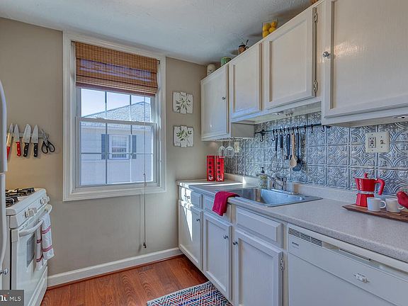 5th image of 232 N George Mason Dr APT 2