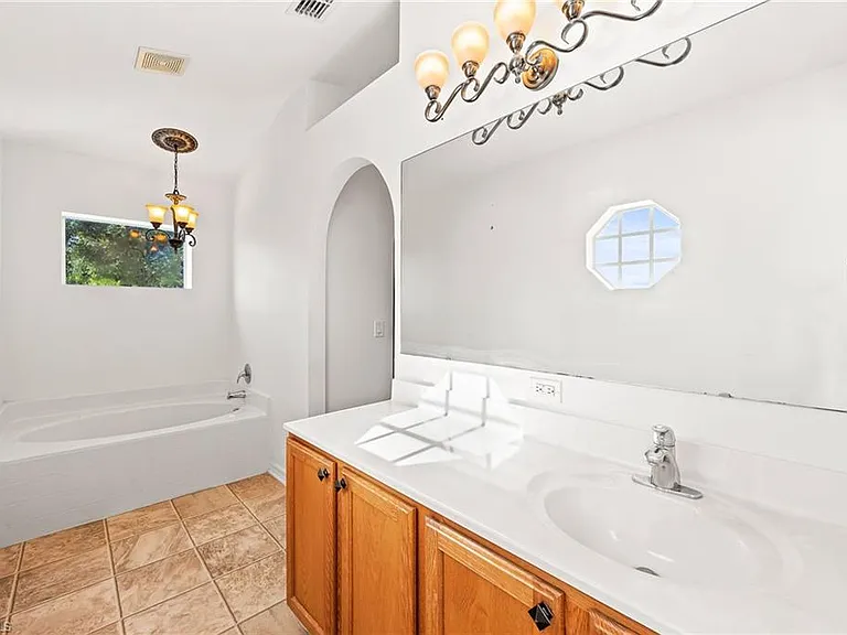 312 Lenz Ave S — Photo 7