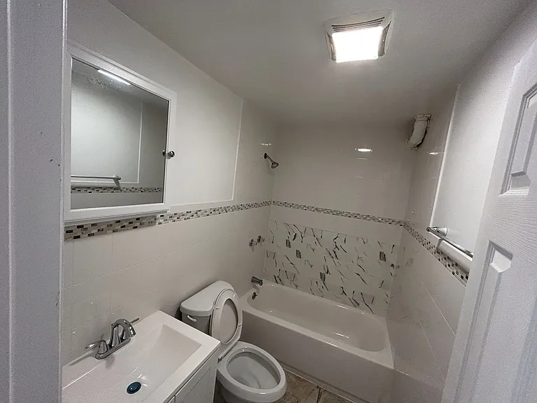 1292 Washington Ave — Photo 10