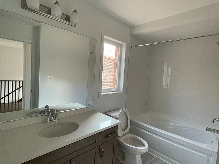 1380 William Halton Pkwy W — Photo 13