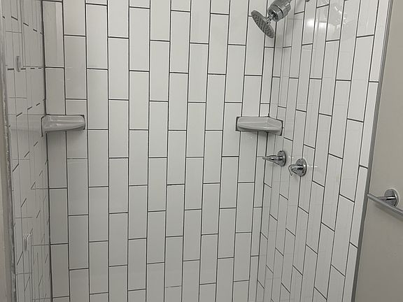 5th image of 2108 Fort Belvoir Dr