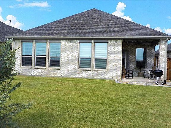 2nd image of 3005 Sunnyside Dr