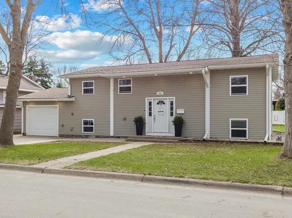 902 Birch St, Marshall, MN 56258