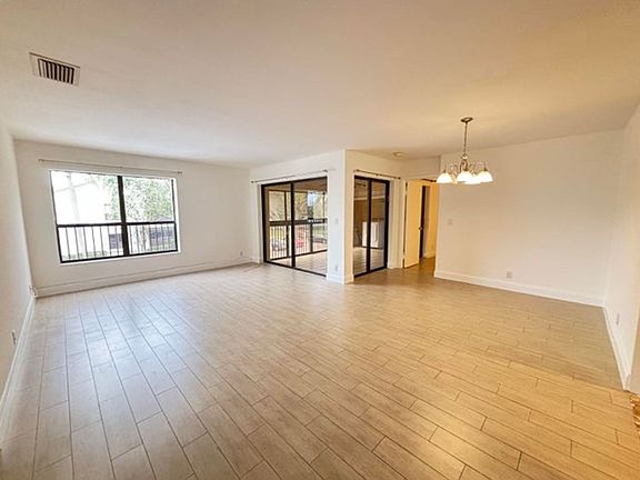 4th image of 3529 NW 35th St #1606