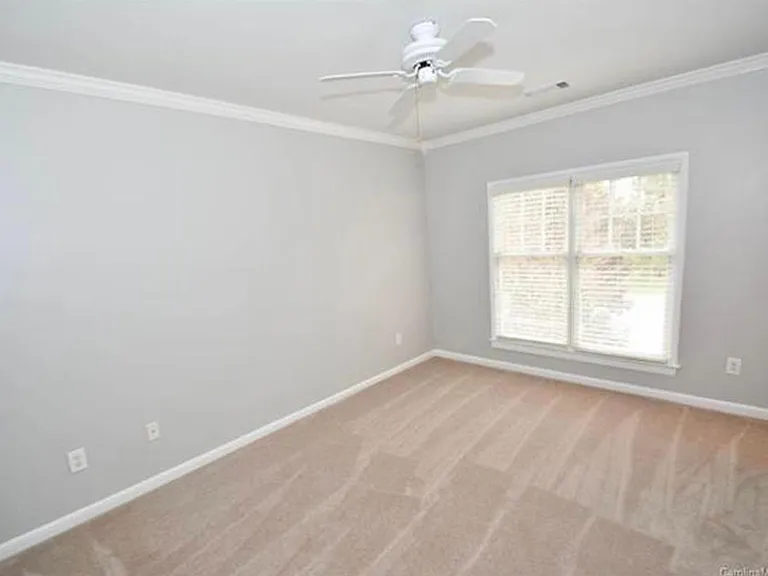 2707 Dilworth Heights Ln — Photo 9