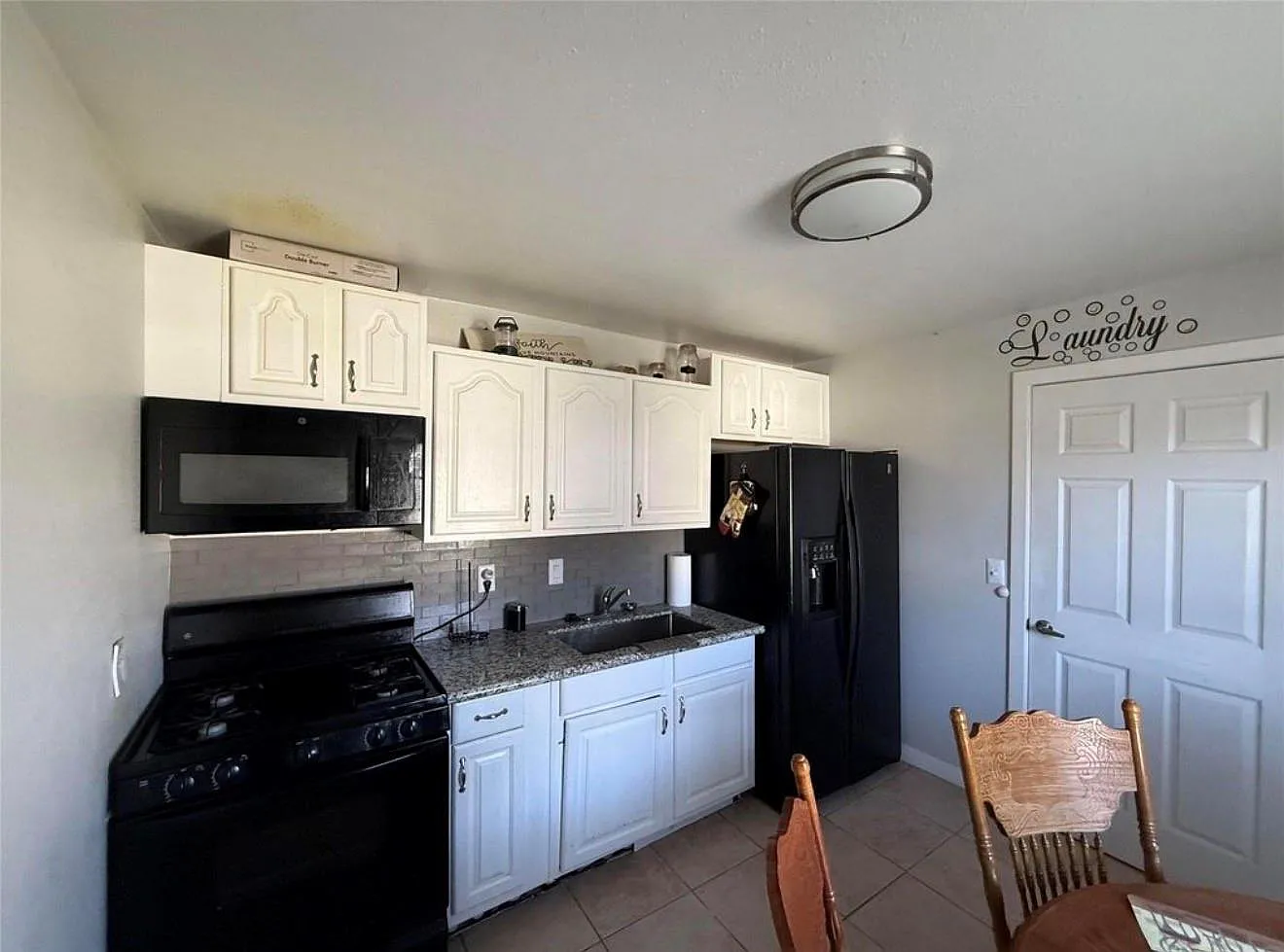2 bed, 2.0 bath, 688 sqft, $1,400 — Photo 3