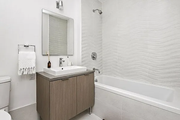 Rented by Halcyon Management Group LLC | media 40