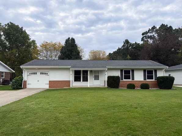 384 Maple St, Coloma, MI 49038