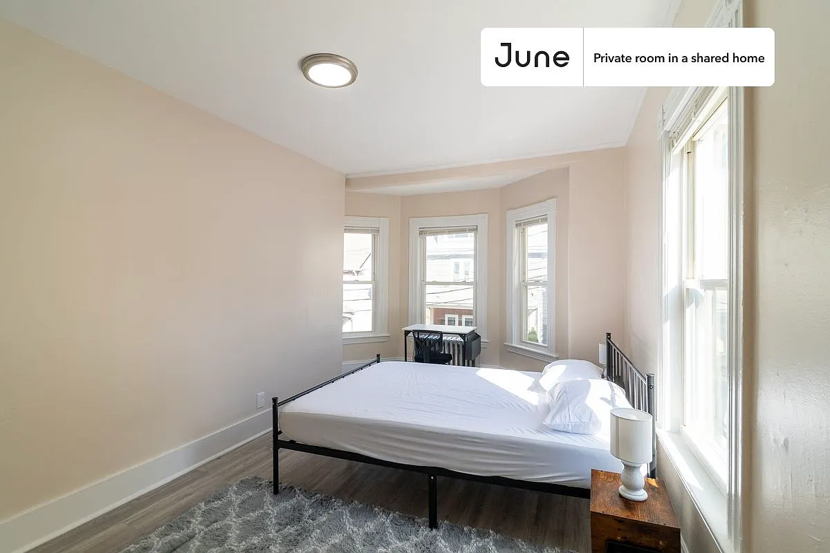 Building Photo - 11A Islington St #C