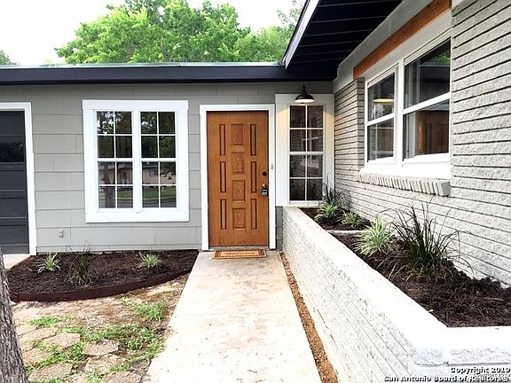 3rd image of 115 Teakwood Ln