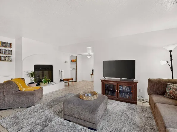 5801 Lowell St NE APT 24B, Albuquerque, NM 87111