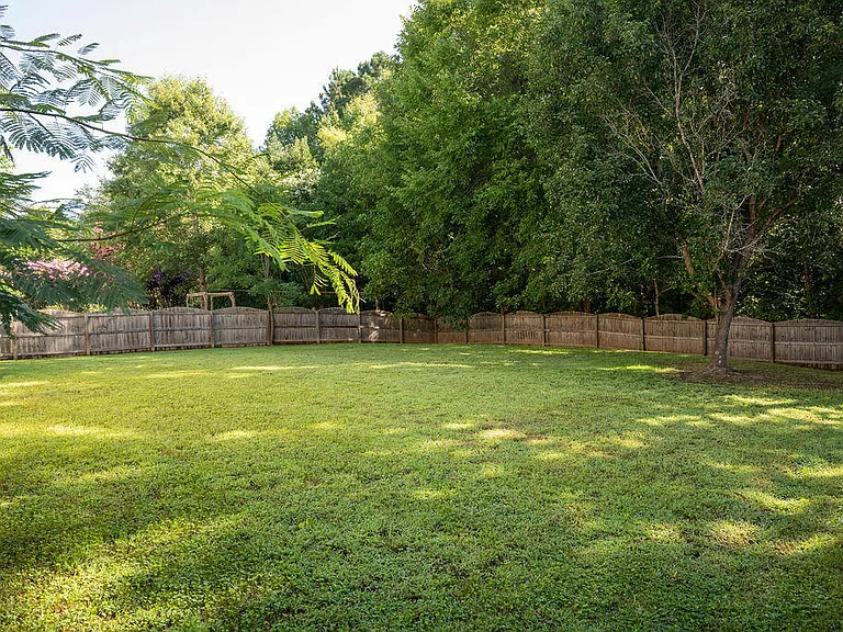 5803 Whisperwood Dr — Photo 34