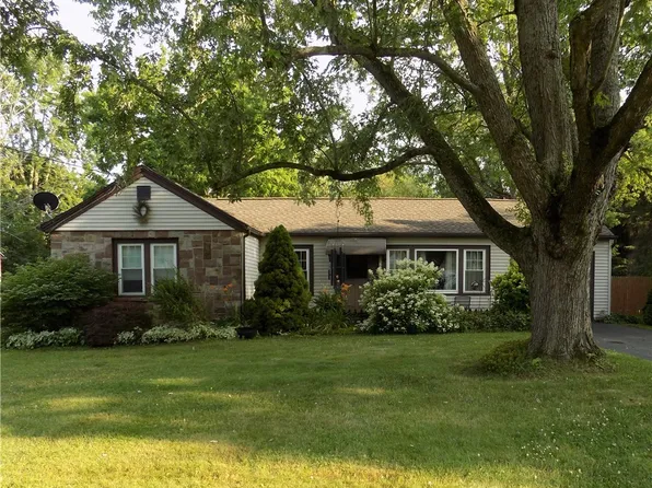 211 Westside Dr, Rochester, NY 14624