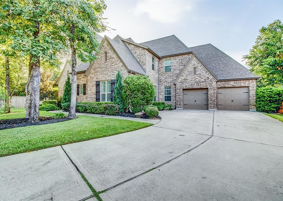 1st image of 112 Sanibel Crest Pl