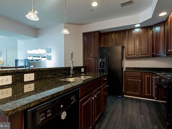 5th image of 2633 Eastbourne Dr #290