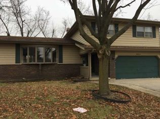 863 Chippewa Dr, Elgin, IL 60120