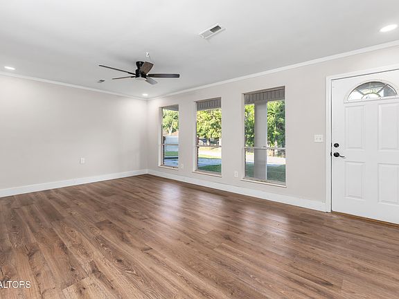 3rd image of 1035 Murphy Rd