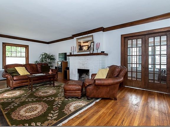 5th image of 2968 Meadowbrook Blvd