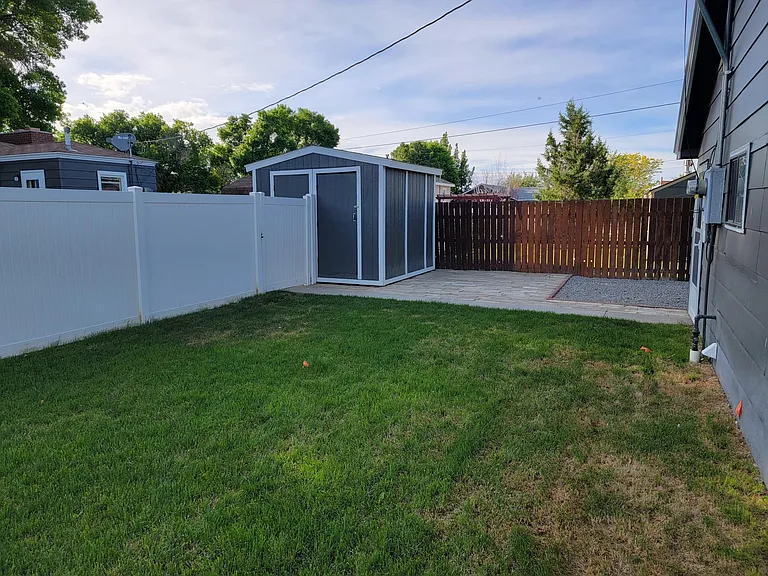 521 1/2 S Clark St — Photo 15