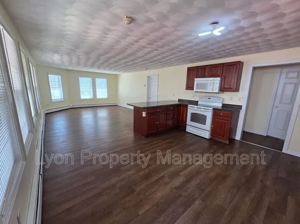313 High St #1F, Woonsocket, RI 02895