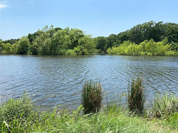 2nd image of 999 County Road 292