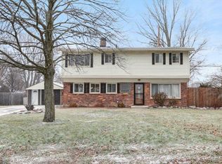 2222 Woodstock Dr, Port Huron, MI 48060