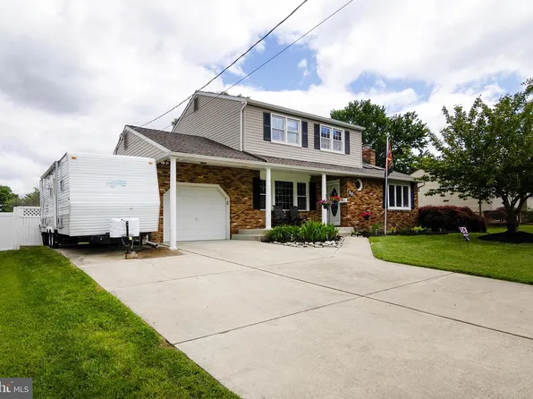 52 Springlane Dr, Blackwood, NJ 08012