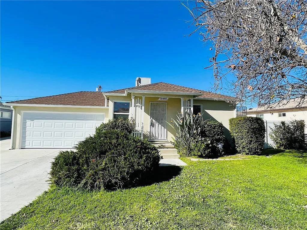 2 bed, 825 sqft, $3,000 — Photo 1